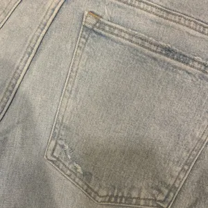Abercrombie & Fitch The 90s Straight low rise size 22 thumbnail 8