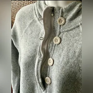 The North Face pullover woman's size M thumbnail 4
