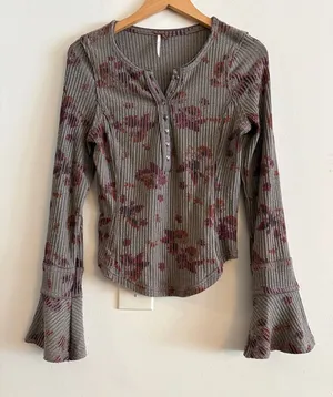 Free People Layer Me Floral Ribbed Henley Top Women’s Size Medium thumbnail 1