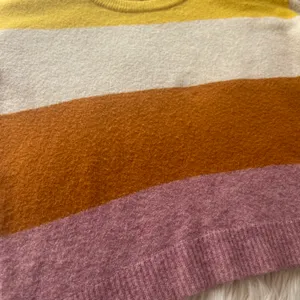 Striped Gladwell Balloon-Sleeve Pullover Sweater thumbnail 7