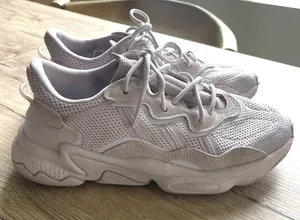 Ozweego Womens Shoes Sneakers thumbnail 1
