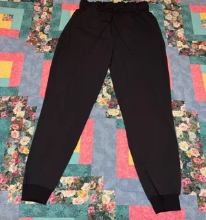 Lululemon $118 On The Fly Black Jogger Pants Elastic Waist Woman’s Size 8 thumbnail 1