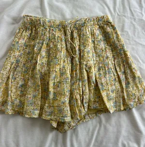 American Eagle Outfitters Yellow Floral Drawstring Flowy Shorts thumbnail 1