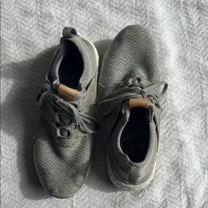 New Balance Gray Athletic Shoes with Seamless Upper size 9.5 thumbnail 3