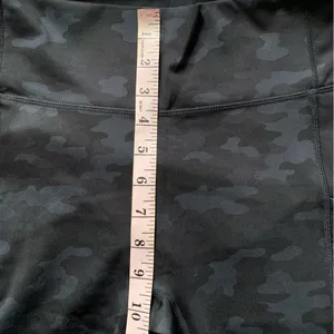 Fabletics Motion365+ Black & Gray Camo Leggings S thumbnail 4