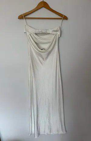 White Strapless Satin thumbnail 4