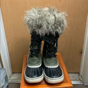Sorel Black/ Olive Green Suede Winter Mid-Calf Boots. Size-7.5 Arctic Explorer thumbnail 5