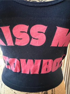 “Kiss Me Cowboy” Black Racerback Crop Tank Top Y2K Western Sz M thumbnail 4