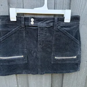 NWT Forever 21 Corduroy Mini Skirt in Black Sz L thumbnail 2