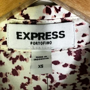 NWT Express Portofino Button Down Top Womens XS White Red Animal Print Career thumbnail 4