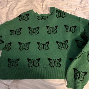 Green butterfly L.A. hearts sweater NWT thumbnail 4