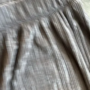 Jaclyn smith wide leg flowy Capri pants thumbnail 2