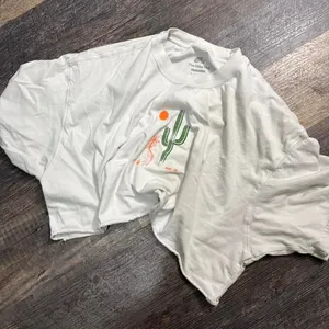 Nike‎ white cactus tee, crop top small flaw Size L thumbnail 1