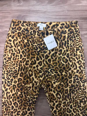 Forever 21 Leopard Flare Jeans 29 Fits 27x32 NWT Bell Bottom Animal Print thumbnail 3