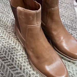 Bernardo Sutton Chelsea Boot Womens Sz 9 thumbnail 2
