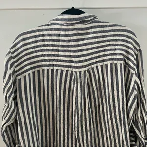 Jane and Delancey Blouse,Striped Size Large. Roll up sleeve button option! thumbnail 10