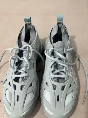 Light Blue Athletic Sneakers – Stylish & Comfortable Size 7.5 thumbnail 1