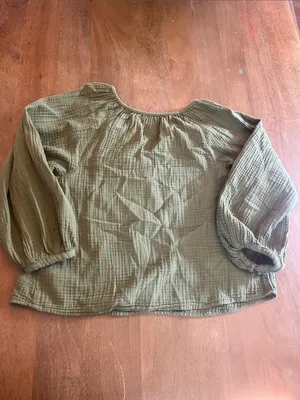 Universal Threads Olive Green Crinkle Peasant Tunic thumbnail 4