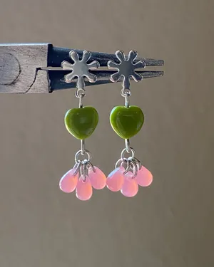 czech glass opaque olive green color heart & pink teardrop beads earrings💚 thumbnail 9