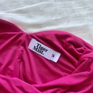 Tiger Mist Sexy Magenta Ruched Mini Dress- S thumbnail 4
