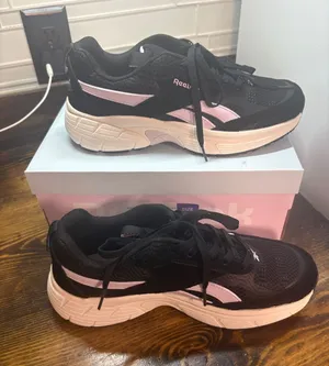 Reebok‎ Black And Lavender Sneakers Size 11 thumbnail 1