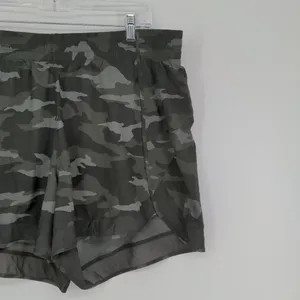 Athleta Printed Mesh Racer Run Shorts Women’s 1X Black Camo 4 Inch Lined thumbnail 4