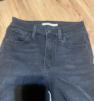 Levi's 720 High-Rise Super Skinny Black Jeans thumbnail 3