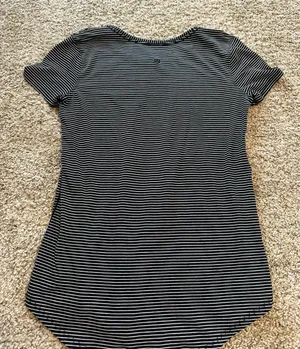 Lululemon Top  thumbnail 2