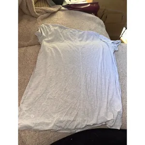 Lululemon shirt thumbnail 2