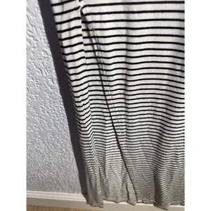 ZARA Black & White Striped V-Neck Midi T-Shirt Dress – Size M thumbnail 3