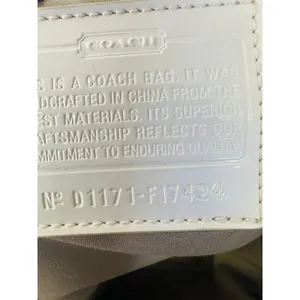 Coach‎ Beige Signature Canvas and Patent Leather Kisslock Framed Carryall Tote thumbnail 14