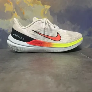 Nike Zoom Winflo 9 Women's White Running Shoes Size 7.5 thumbnail 9