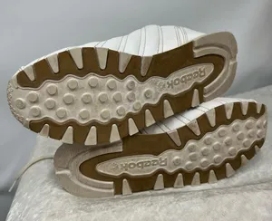 Reebok size 7.5 womens Sneakers vintage style FLAWED thumbnail 3