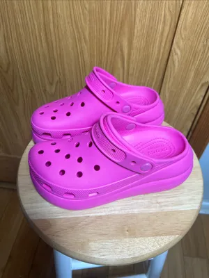 CROCS Kids Classic Clog in Vibrant Hot Pink thumbnail 2