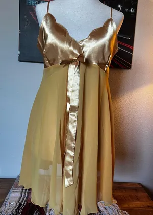 Womens medium Vintage Victoria's Secret slip dress nightgown thumbnail 1
