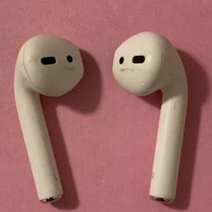 Apple AirPods 1st Generation In-Ear Headsets with Charging Case - White thumbnail 6