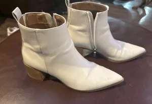 Universal Thread White Pointed Toe Ankle Booties thumbnail 1