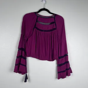 Free People Magenta‎ Boho Bell Sleeve Tassel Crochet Blouse XS OB511192 thumbnail 9