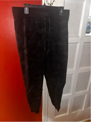 Lululemon Stretch High-Rise Joggers Black Camo Loungewear Athletic Activewear thumbnail 7