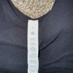 Lululemon Align Tank Top Women 8 Black Excellent Cropped V-Neck Nulu Yoga Bra thumbnail 2