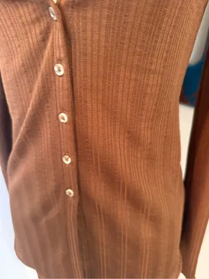 Urban Outfitters Brown Ribbed Ruffle-Trim Button Down Top Sz S NWT thumbnail 4
