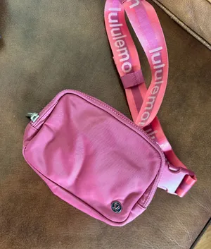 Lululemon Belt Bag Everywhere 1L thumbnail 1