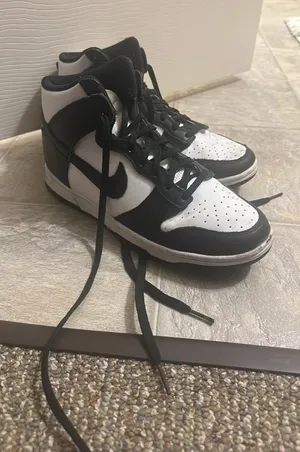 Panda Nike Dunk thumbnail 1