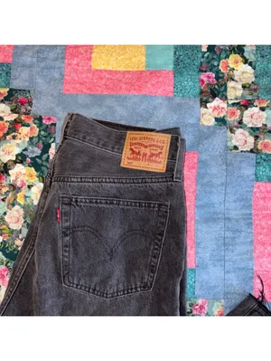 Levi's 501 Woman’s Highrise Straight Crop W30 L26 Button Fly Raw Hem Denim jeans thumbnail 8