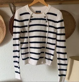☀️ Abercrombie knit navy and white stripe sweater thumbnail 1