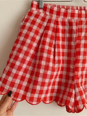 NWT Entro Red Gingham Plaid Scallop Hem Shorts High Rise Pleated Large L thumbnail 2