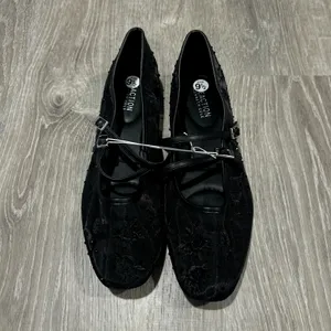 Kenneth Cole Black Mesh Malibu Nites Mary Jane Flats Size 9.5 thumbnail 2