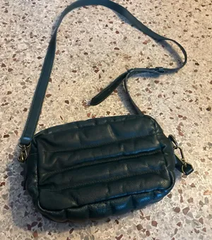 NWT Madewell The Transport Camera Bag: Puff Edition in the color Dark Palm thumbnail 1