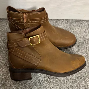 Clarks Womens Tan Brown Leather Ankle Boots Buckle Strap Low Block Heel Size‎ 8 thumbnail 1