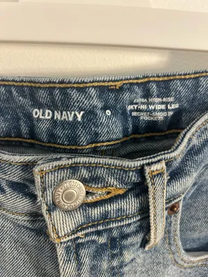 Old Navy High-Rise Wide-Leg Jeans thumbnail 3